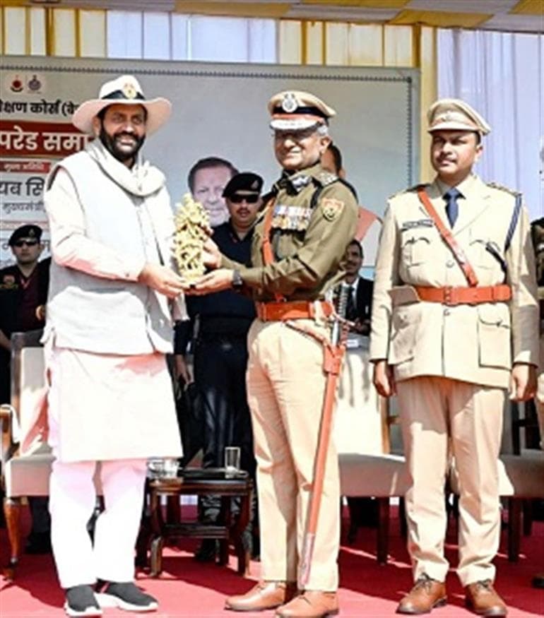 Jail Warders to get promotion to Head Warder after 18 Years of service, announces  CM