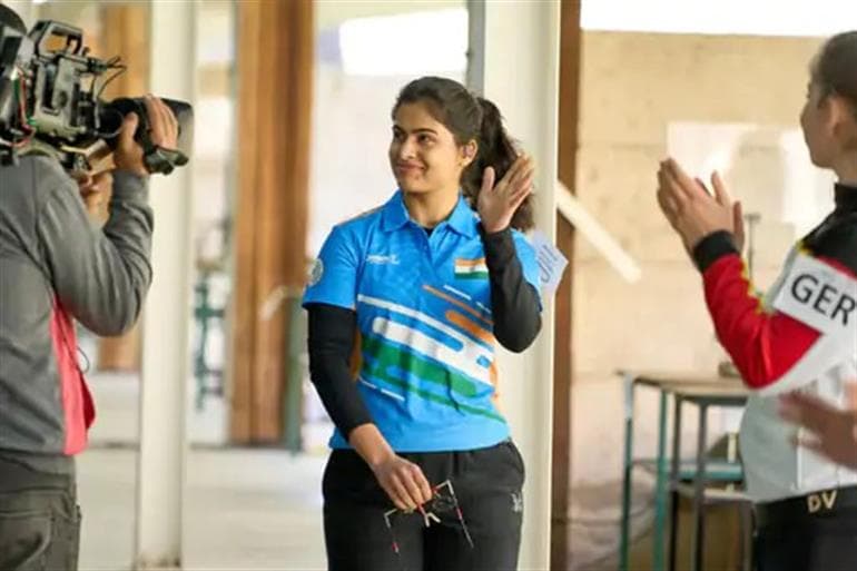 Manu Bhaker and Suruchi Phogat Set Their Sights on Asian Championship, All Eyes on Delhi Showdown