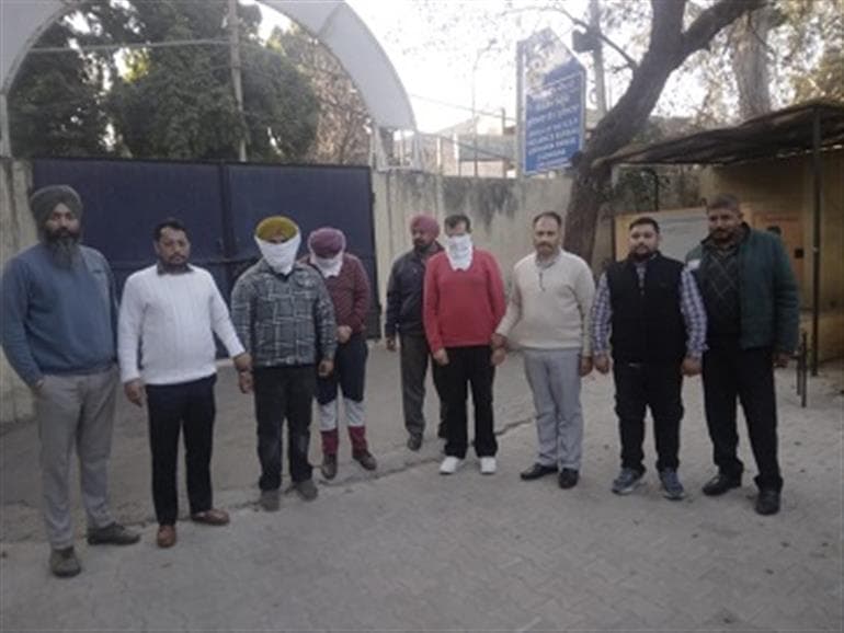 VB nabs Two Senior Industrial Promotional Officers and Trade Assistant red handed accepting bribe of Rs 30K