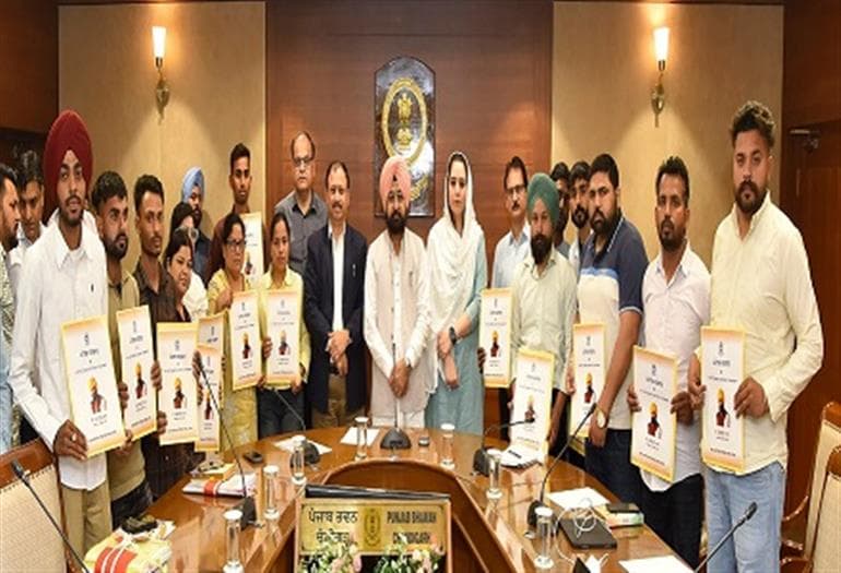 Mundian hands over appointment letters on compassionate ground to 14 candidates