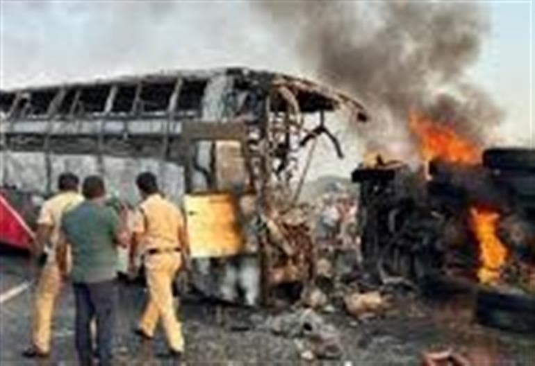 Andhra Pradesh Road Accident: 14 Dead as Bus Turns Into Fireball After Crash