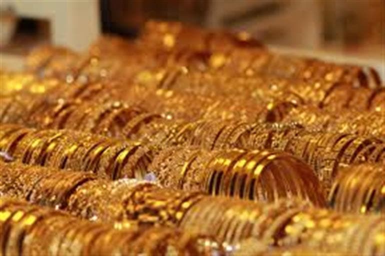 Gold, Silver Prices Slide Amid U.S.-Iran Tensions; Gold Down ₹2,490, Silver Drops ₹9,114