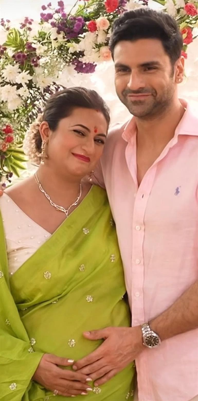 Chandigarh’s Daughter-in-Law Divyanka Tripathi Set to Become Mother, Flaunted baby bump in Saree