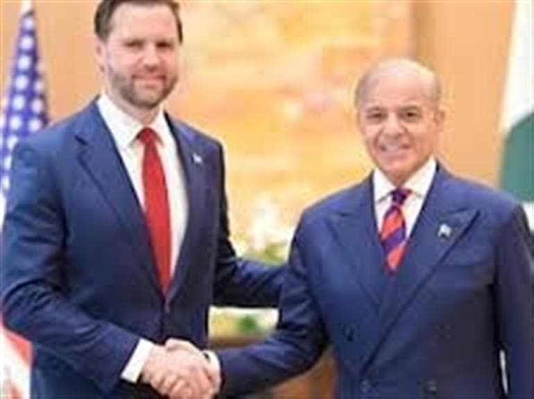 Iran US War : JD Vance met Pakistan Prime Minister Shehbaz Sharif in Islamabad
