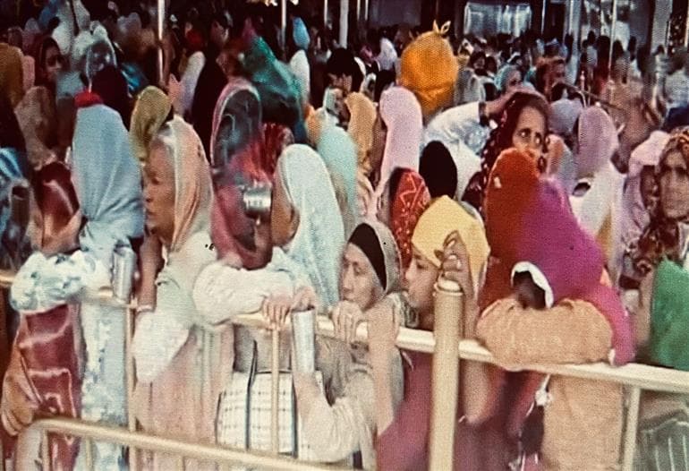 Amritsar Golden Temple Witnesses Massive Devotion on Baisakhi and Khalsa Sajna Diwas