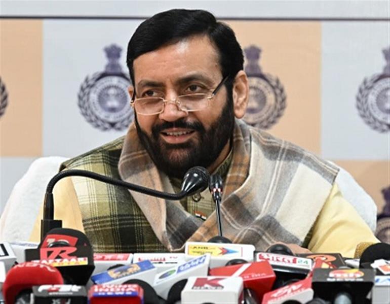 Congress is a Tweet Master Party, BJP is a Performer- CM