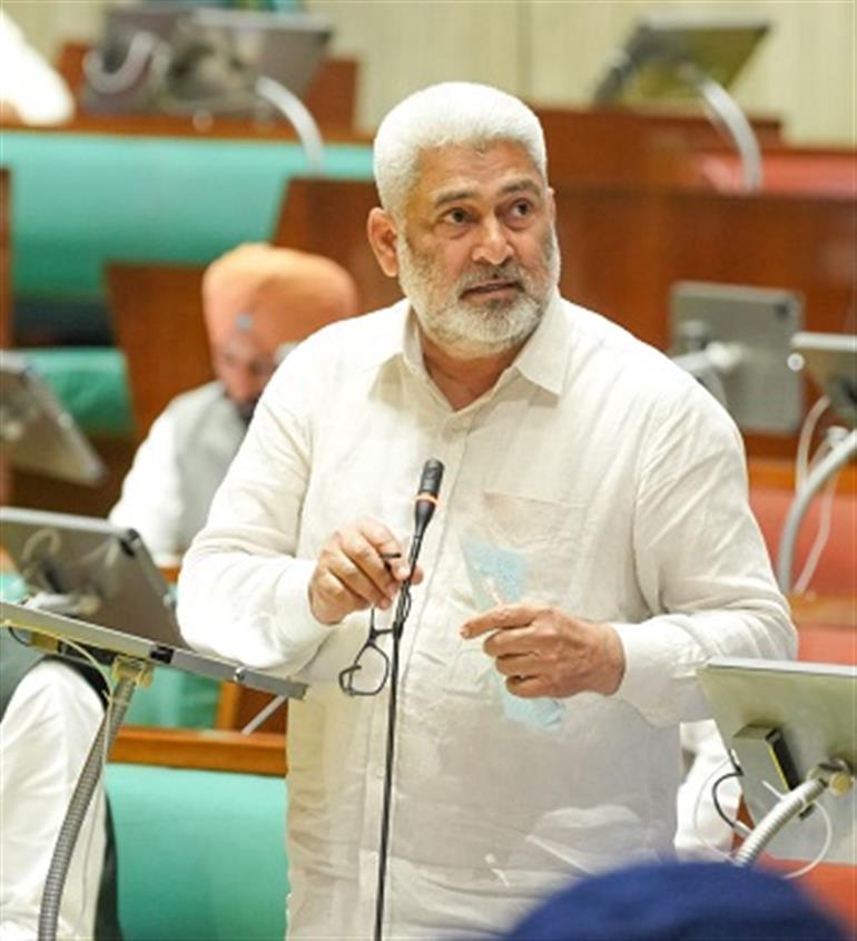 Over 7800 people applied for Fair Price Shops till now: Kataruchak