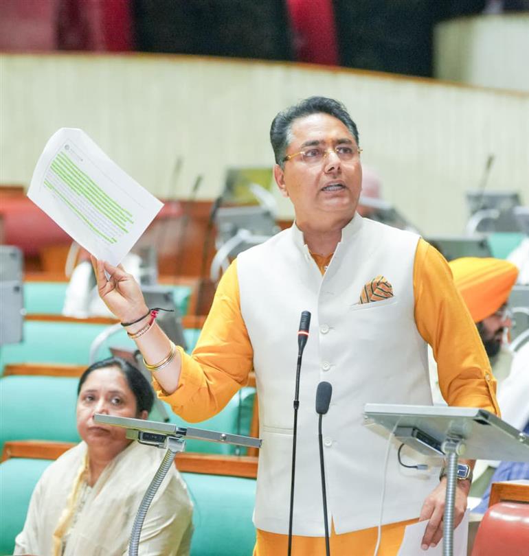 'From “Vishwa Guru” to queues for cylinders': Aman Arora tears into Centre Govt
