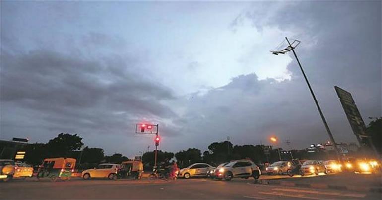 Weather Takes a Sharp Turn in Punjab, Haryana and Chandigarh; Orange Alert for Strong Winds and Hailstorm 