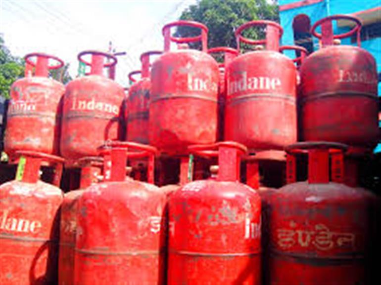 No Change in LPG Booking Rules, Clarifies Ministry of Petroleum and Natural Gas; 25-Day Refill Rule Still Applies