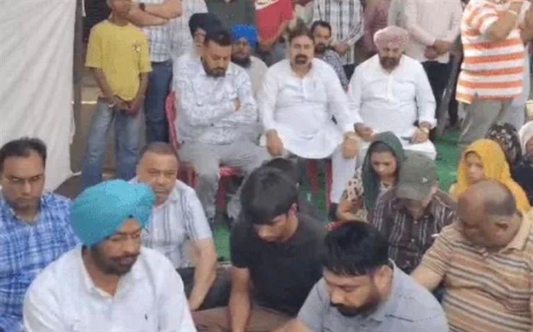 Paraminder Tiwari Murder Sparks Protests in Machhiwara. (Photo Credit : Punjab Newsline)