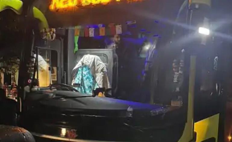 A group of young men from Punjab attacked a private Volvo bus staff and passengers with knives in Kangra district on Wednesday night. 