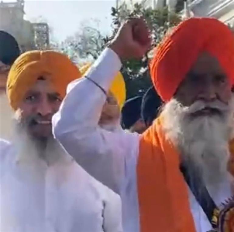 Baisakhi 2026 : Via Attari-Wagah Border 2840 Sikh Devotees Leave for Pakistan Pilgrimage 