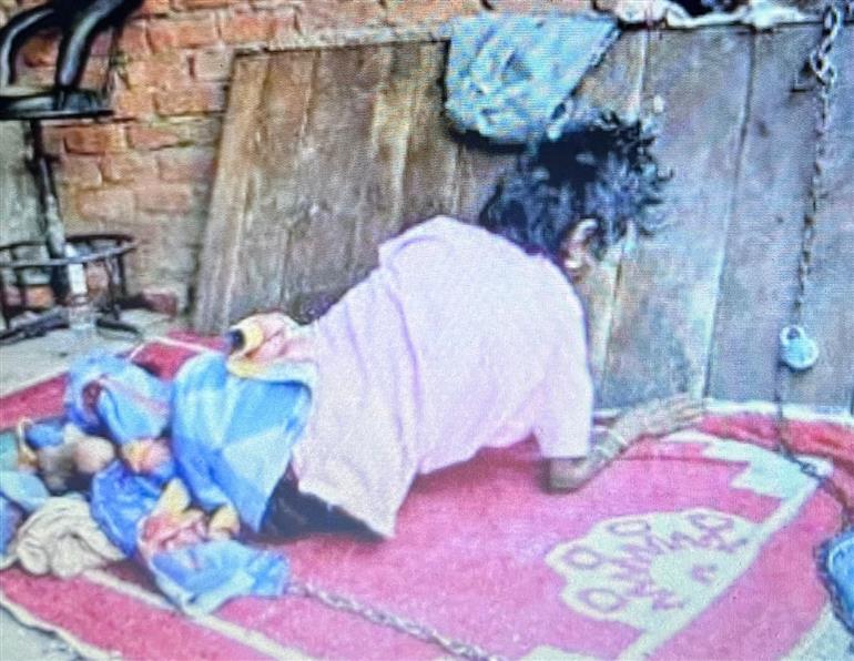 Son and Daughter-in-Law Chain 75-Year-Old Mother Outside Home in Amritsar; Found Suffering for 20 Days 