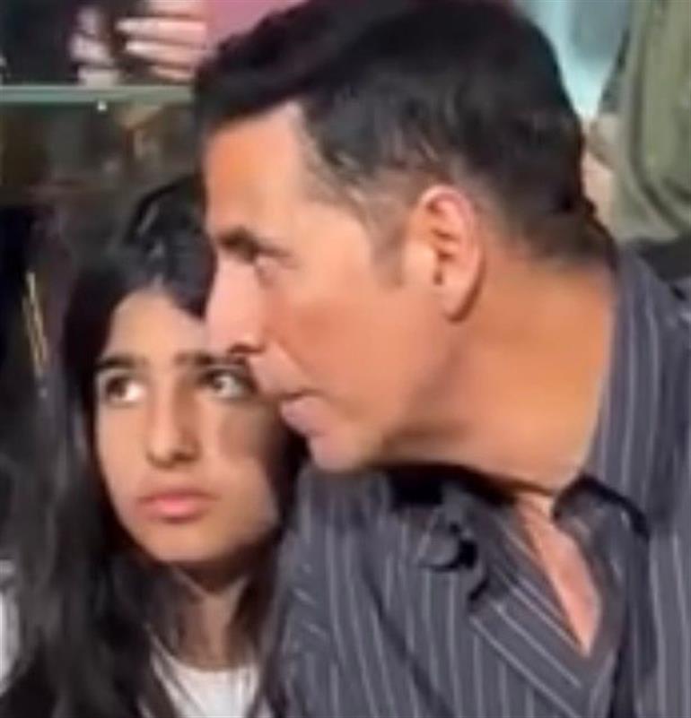 Man Arrested for Seeking Obscene Photos from Akshay Kumar’s Daughter