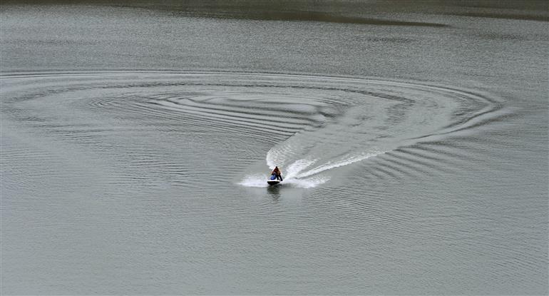 CM announces to launch Jet Ski, Motor Paragliding and Hot air Balloon activities at Chamrod Pattan