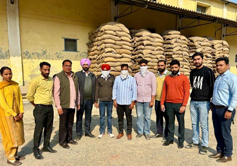  VB arrests three private employees for misappropriating and spoiling FCI wheat in warehouse