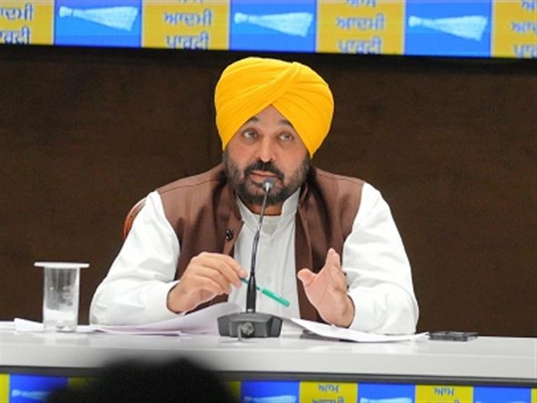  CM Mann holds meeting with the MLAs of Patiala and Ferozepur Lok Sabha constituencies