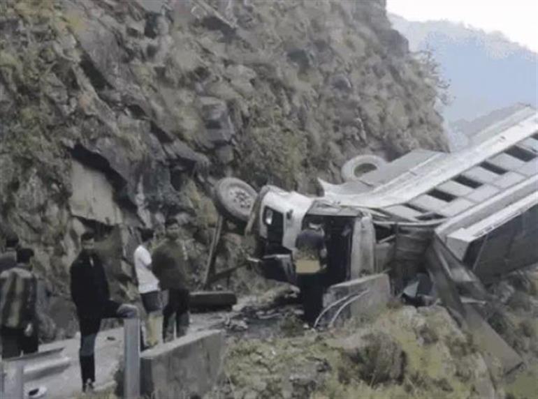 Himachal : Governor, CM and Deputy CM express grief over HRTC bus accident