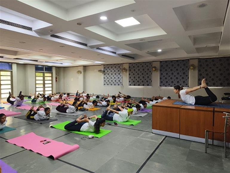 PHDCCI SHE Forum Celebrates International Day of Yoga