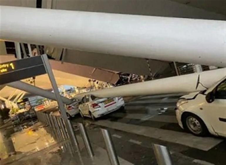  Delhi airport Terminal 1 halts operation after roof collapse, one dead and six injured