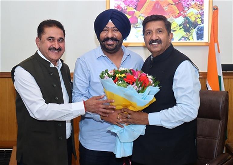 Himachal : Hardeep Singh Bawa calls on Deputy CM Agnihotri