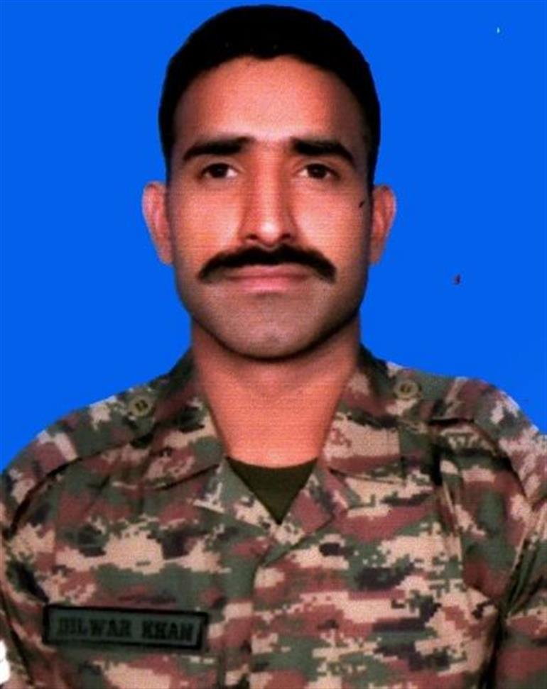 Srinagar : Una&39;s Soldier Martyred in Encounter with Terrorists; CM & Deputy CM Express Condolences