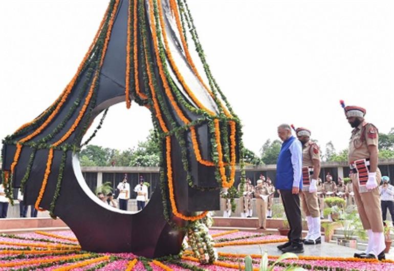 Kargil Vijay Diwas : Punjab Health minister pays tributes to Kargil war heroes