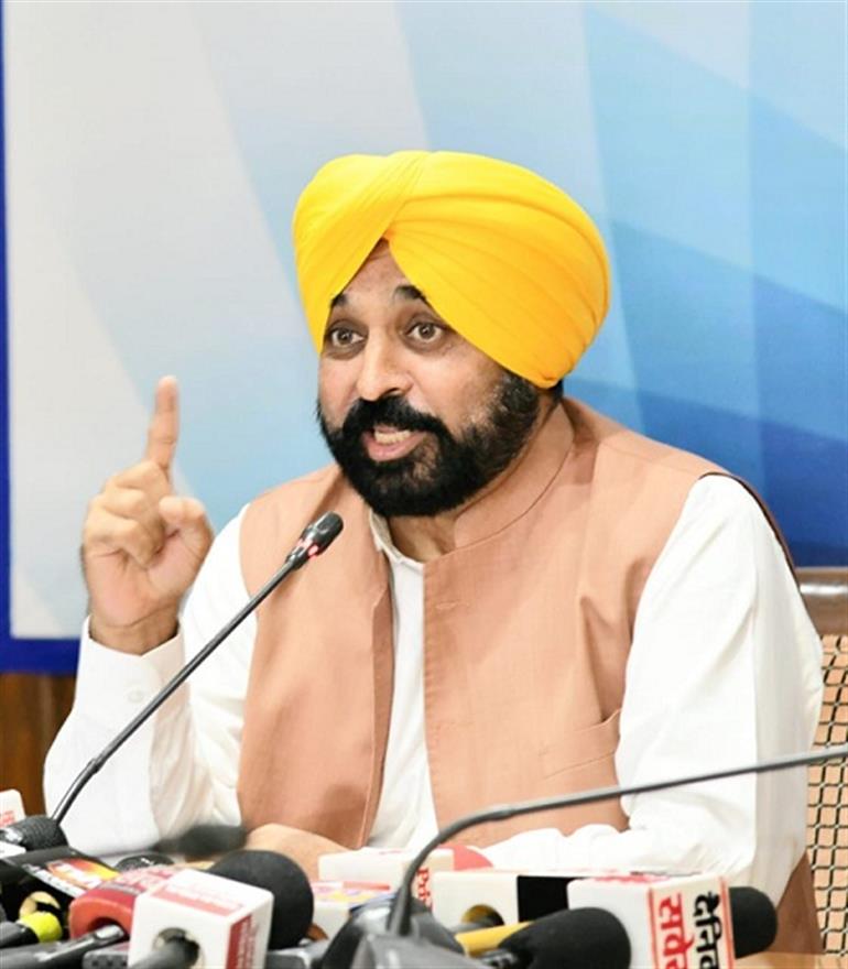 CM announces Rs 1CR cash prize for Punjabi players in Indian Hockey team