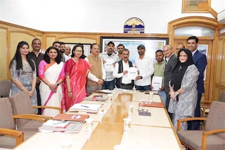 Himachal Govt signs MoU with EFS for overseas placements of youth, Five provided letters of appointment