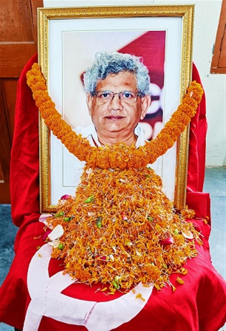 Himachal : Communist Party organised condolence meeting on sudden demise of Sr. leader Yechury