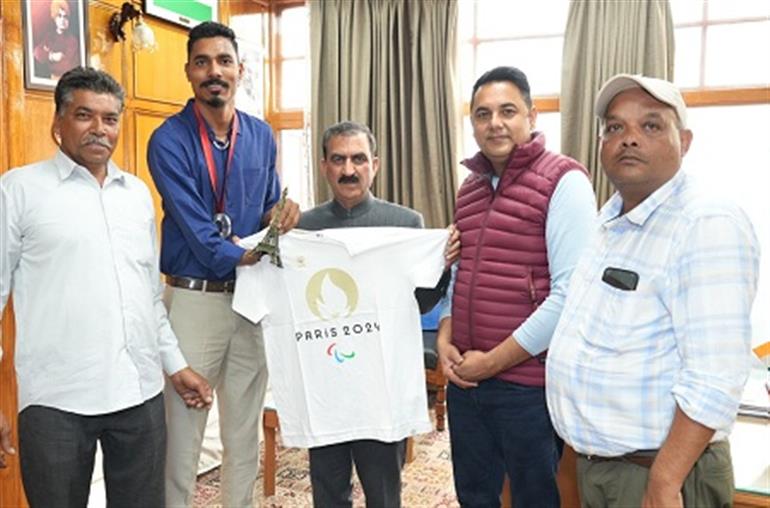 Himachal : Paralympian Nishad Kumar calls on Chief Minister