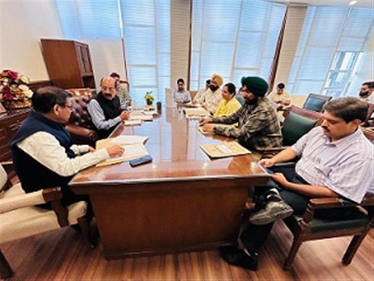 Cabinet Minister Bhagat reviews Horticulture Department Work and various schemes