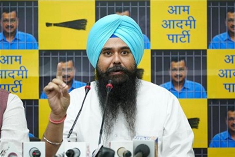 AAP condemns derogatory remarks made by Virsa Singh Valtoha against Giani Harpreet Singh