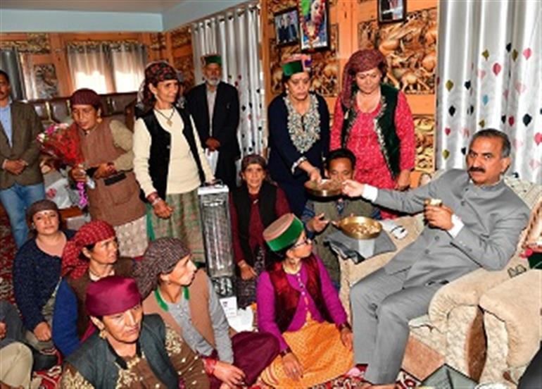 Himachal : Sukhu creates history as first CM to stay overnight at Dodra-Kwar ; Launches ‘Sarkar Aapke Dwar’ Programme from Kwar