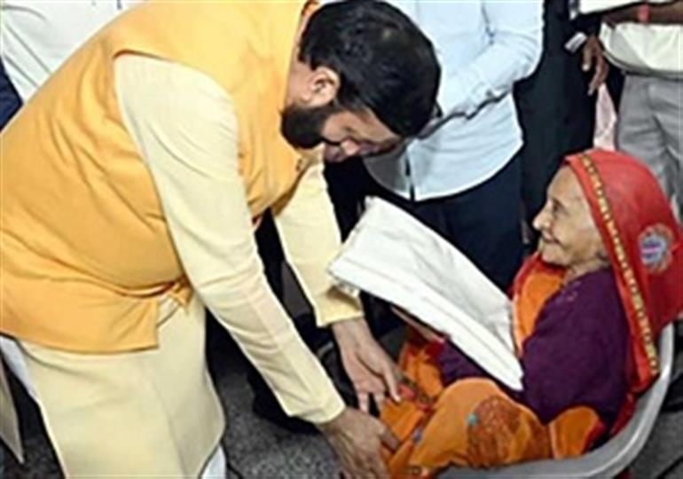 Haryana CM celebrates Diwali with elderly people, children