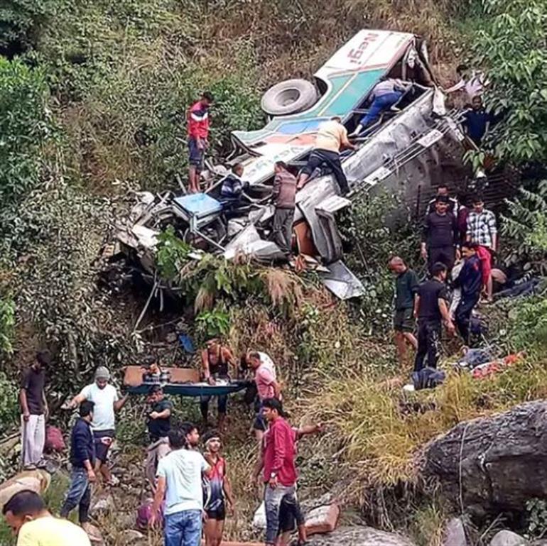 Uttrakhand : 36 killed after bus falls into Gorge in Almora dist