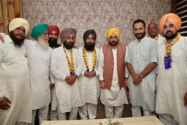 Dheeraj Dadahur, BJP candidate from Barnala in the 2022 assembly elections, joined AAP