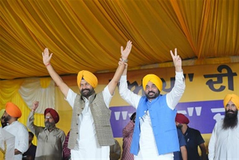 CM Mann&39;s high-impact campaign for Dimpy Dhillon in Gidderbaha!