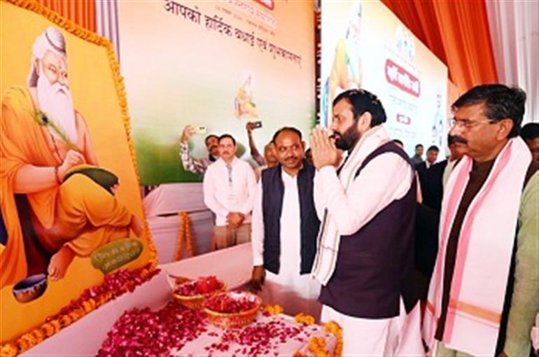 CM takes part in state-level function on Maharishi Valmiki in Jind