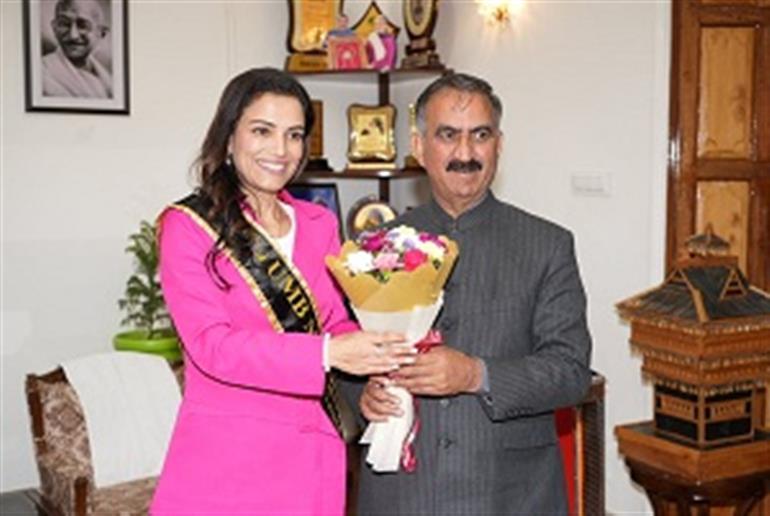 UMB Mrs. India first runner-up Akshita Sharma calls on Chief Minister