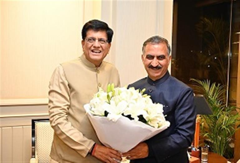 Chief Minister calls on Union Minister for Commerce and Industry