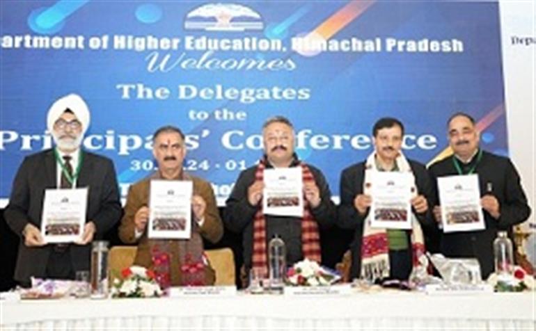 Himachal : Chief Minister presides over Principal&39;s conference in Shimla