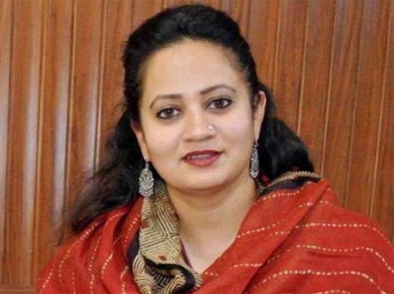 Haryana : Officers should ensure prompt resolution of public grievances: Arti Rao