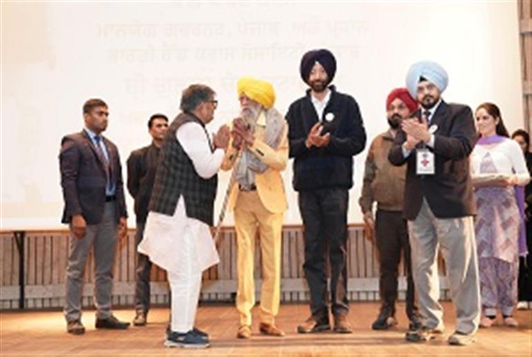 Women and Youth Participation in &39;Nasha Mukt-Rangla Punjab&39; initiative to be strong morale booster in Anti-Drug Campaign: Governor 