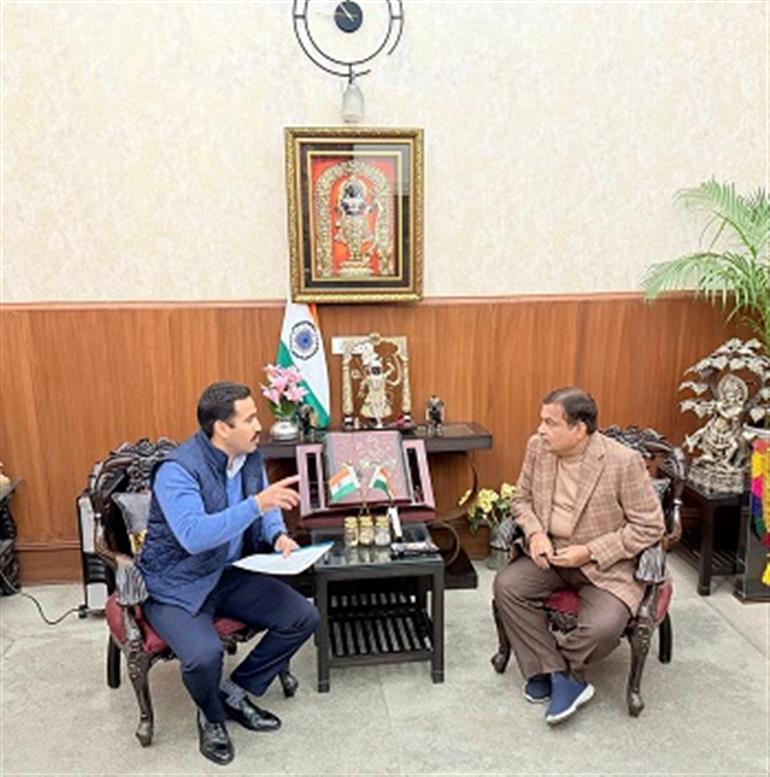 Himachal : Vikramaditya called on Union minister Gadkari