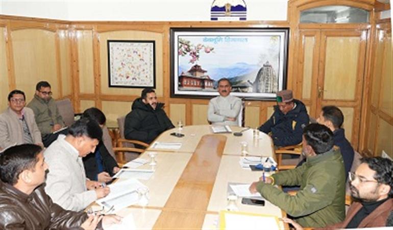 Himachal : Chief Minister reviews centrally sponsored schemes