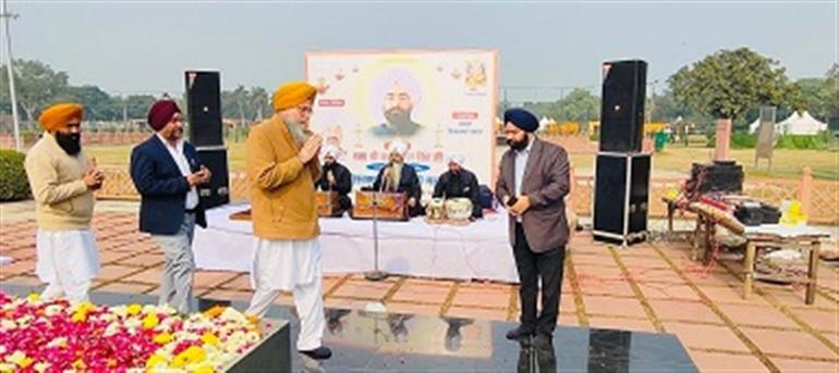 Speaker Sandhwan Pays Tribute to Former President Giani Zail Singh on His 30th Death Anniversary