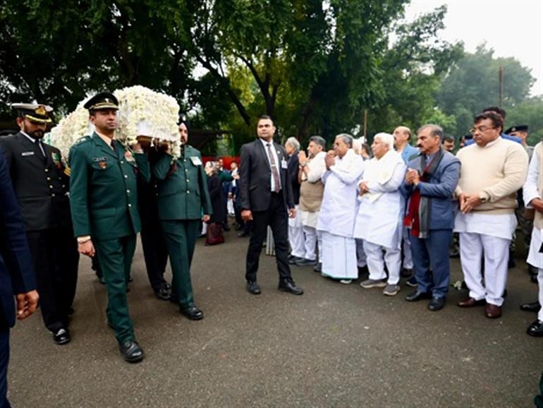 Himachal : Chief Minister attends funeral of late Dr. Manmohan Singh