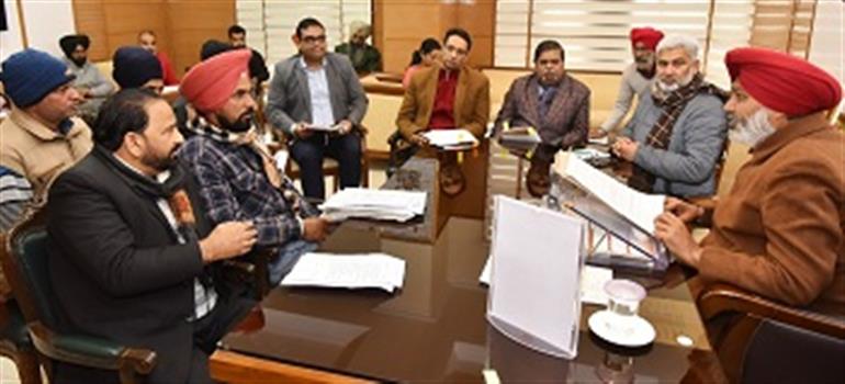 Punjab Cabinet Ministers Meet Janglat Workers Union to Address Their Issues